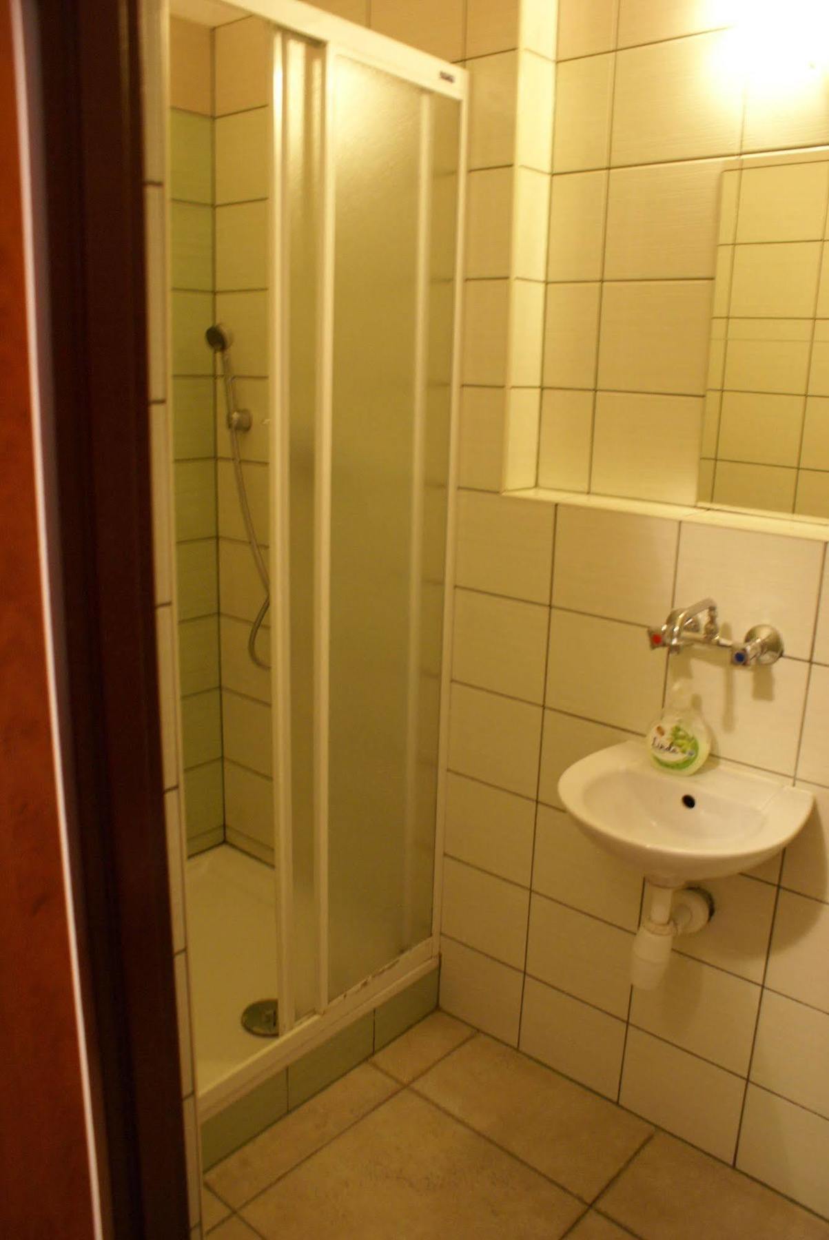 Frolic Goats Hostel Poznań Eksteriør bilde